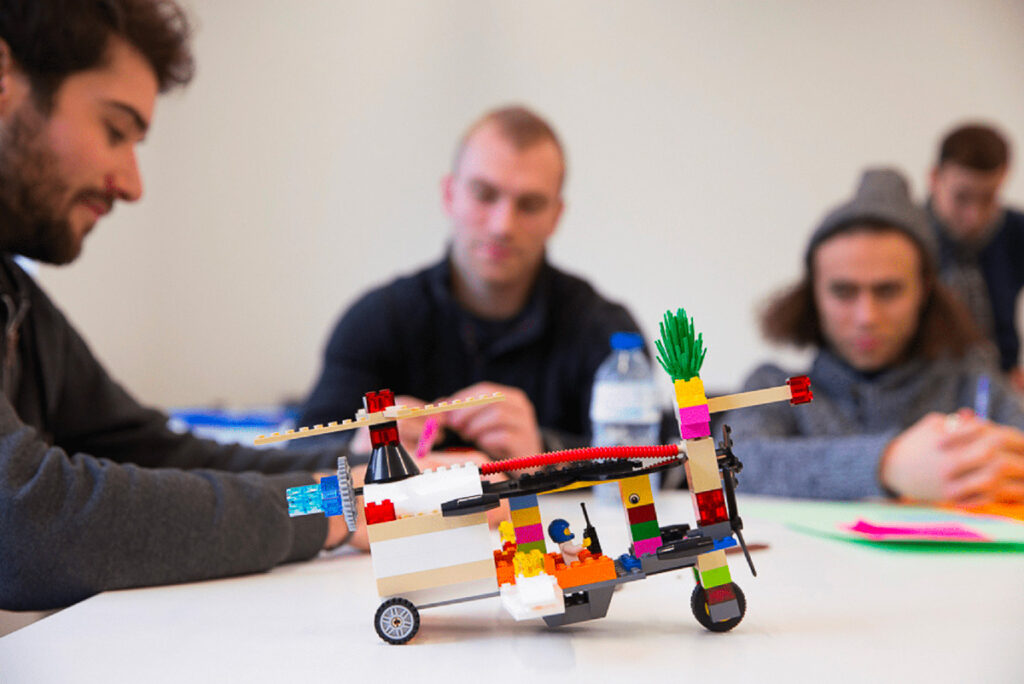 Étudiants en cours sur la pédagogie #ATM